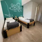 Amazigh Ensuite & Dorms With Shared Kitchen Hostal