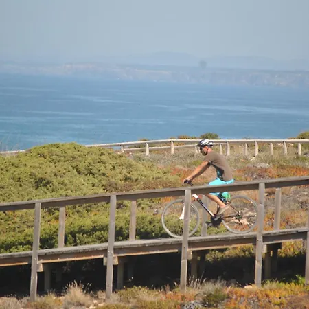 Hostel Amazigh Ensuite & Dorms With Shared Kitchen Aljezur