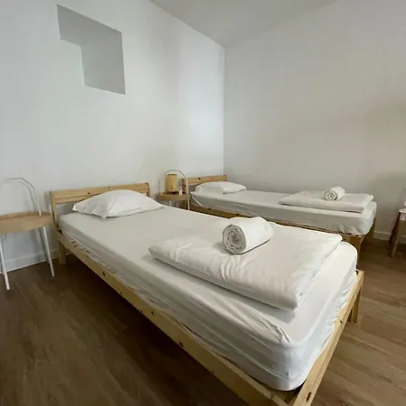 Amazigh Ensuite & Dorms With Shared Kitchen 알제주르