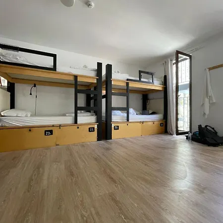 Amazigh Ensuite & Dorms With Shared Kitchen