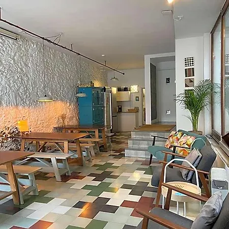 Amazigh Ensuite & Dorms With Shared Kitchen *