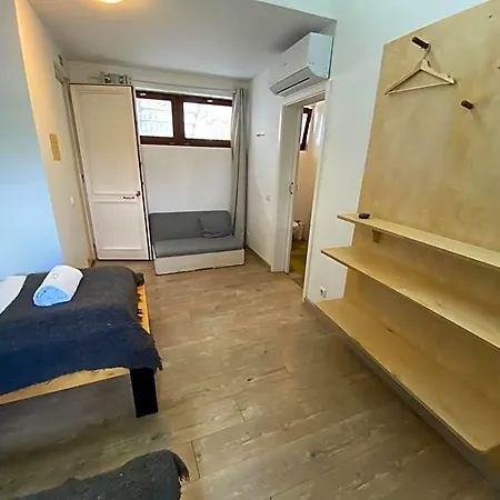 Amazigh Ensuite & Dorms With Shared Kitchen *