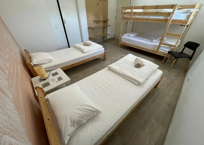 Amazigh Ensuite & Dorms With Shared Kitchen *