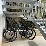 Amazigh Ensuite & Dorms With Shared Kitchen ホステル