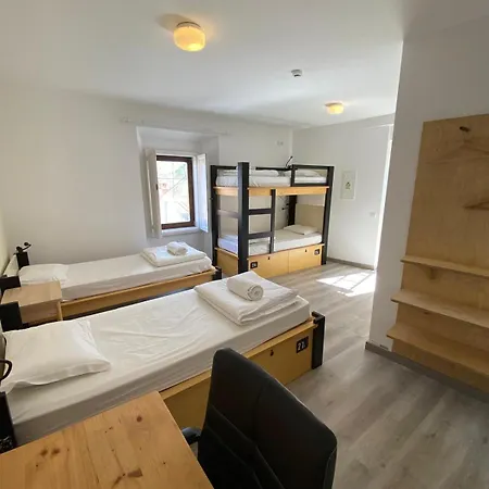 Amazigh Ensuite & Dorms With Shared Kitchen アルジェズール